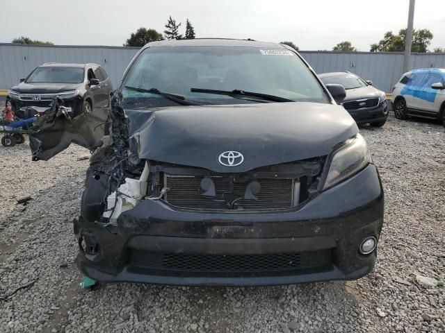 2015 Toyota Sienna Sport