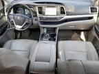 2017 Toyota Highlander SE