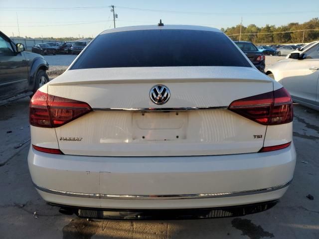 2017 Volkswagen Passat R-Line