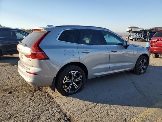 2022 Volvo XC60 B5 Momentum