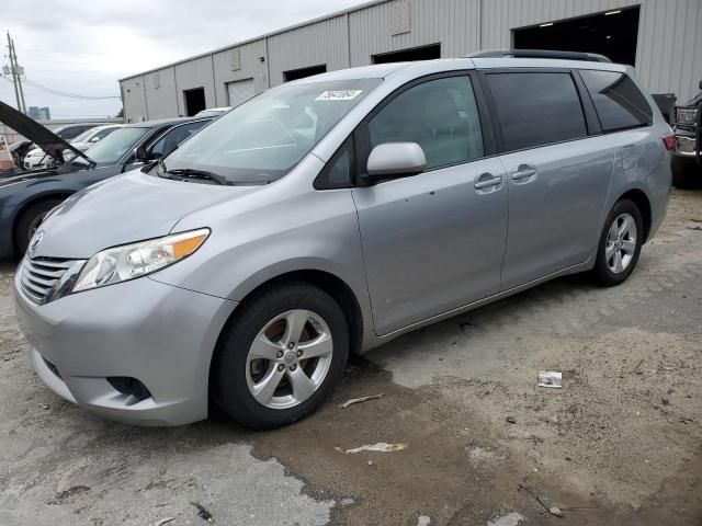 2017 Toyota Sienna LE