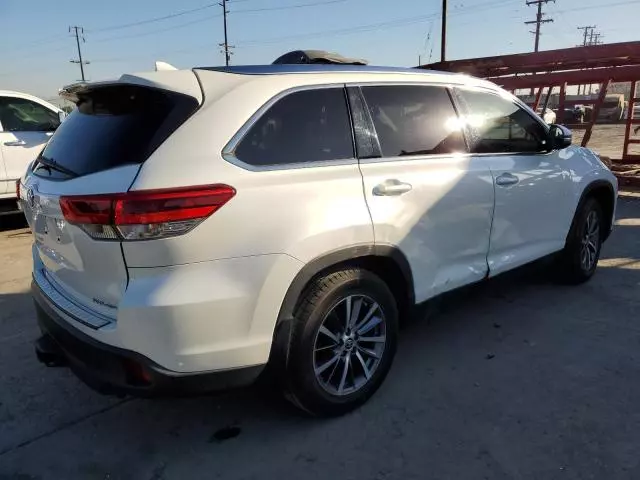 2019 Toyota Highlander SE