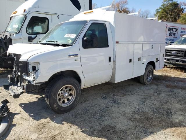 2013 Ford Econoline E350 Super Duty Cutaway Van