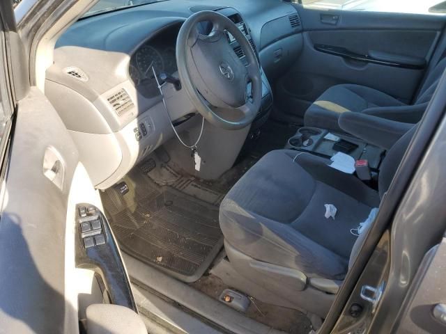 2005 Toyota Sienna CE