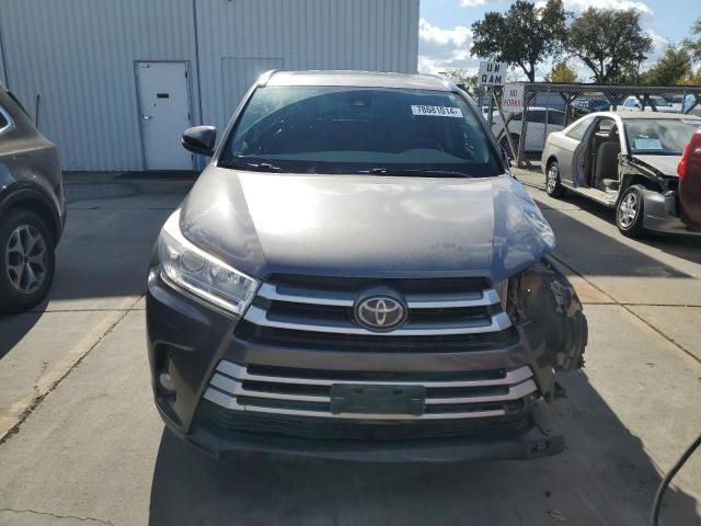 2017 Toyota Highlander SE