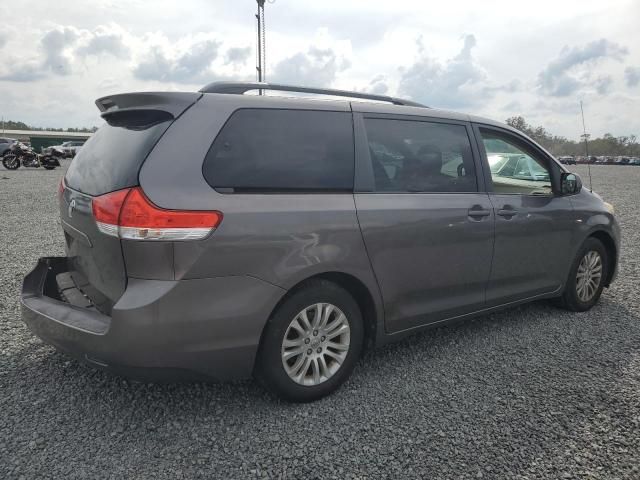 2011 Toyota Sienna XLE