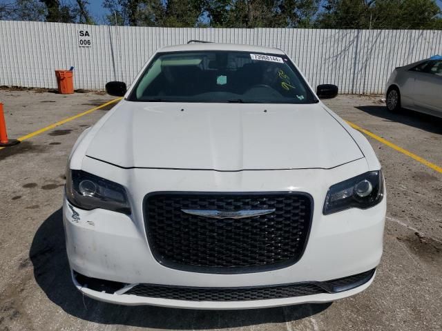 2018 Chrysler 300 Touring