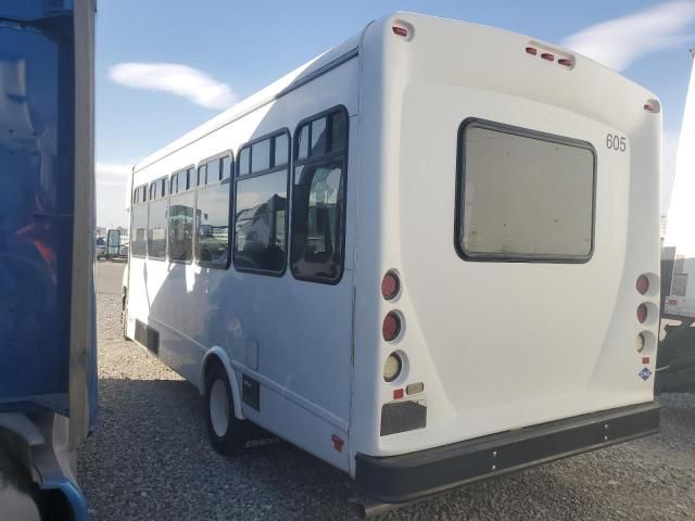 2016 Ford Econoline E450 Super Duty Cutaway Van