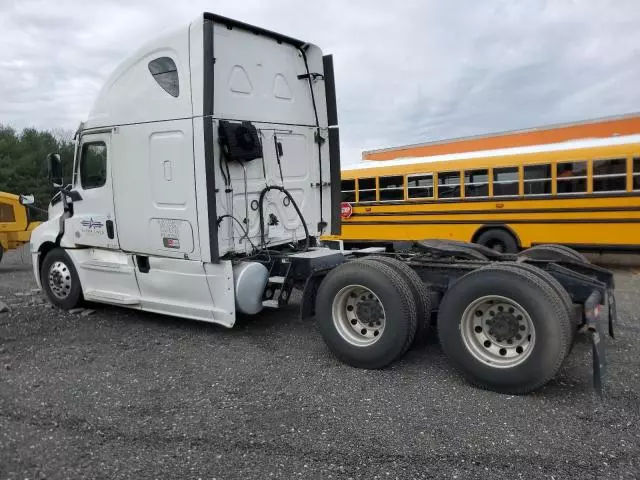 2022 Freightliner Cascadia 126