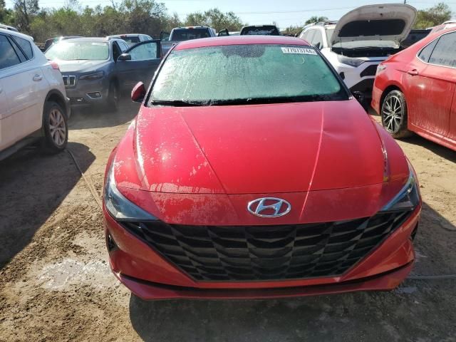 2021 Hyundai Elantra SE