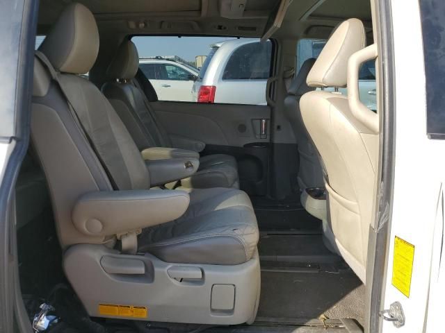 2011 Toyota Sienna XLE