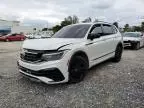 2022 Volkswagen Tiguan SE R-LINE Black