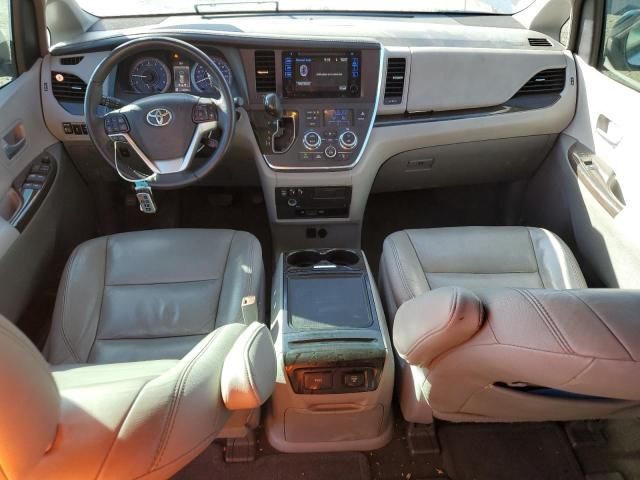 2017 Toyota Sienna XLE