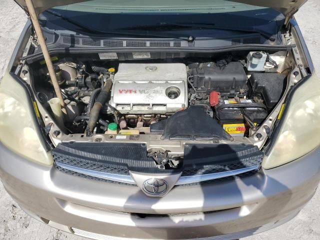 2005 Toyota Sienna XLE