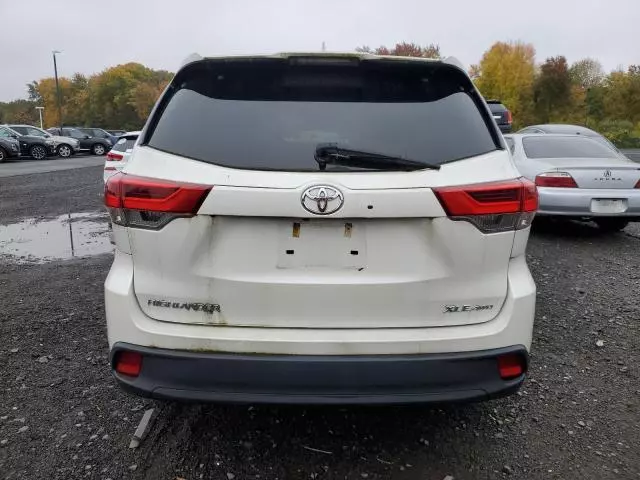 2019 Toyota Highlander SE