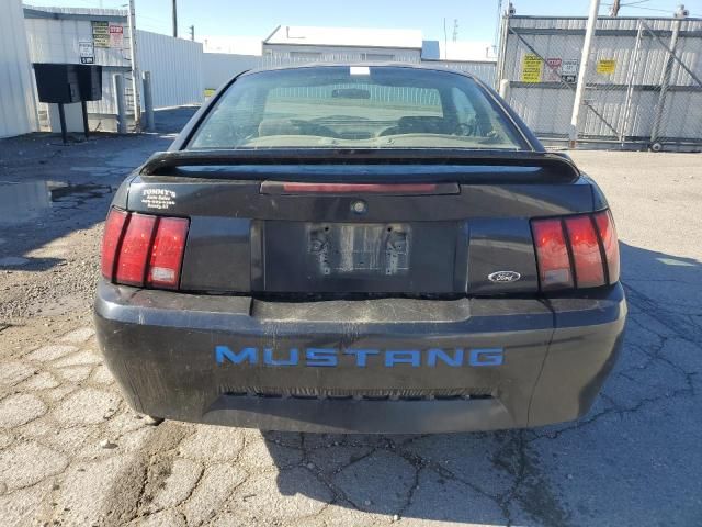 2000 Ford Mustang