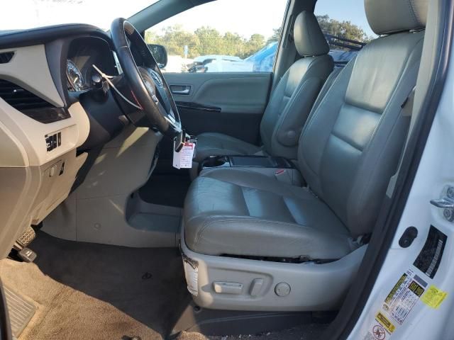 2017 Toyota Sienna XLE