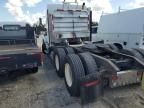 2001 Kenworth Construction T800