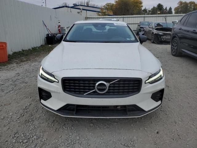 2022 Volvo S60 B5 Momentum