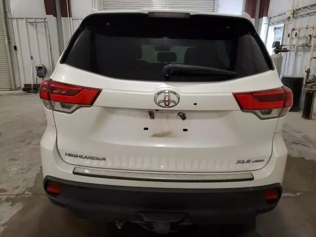 2017 Toyota Highlander SE