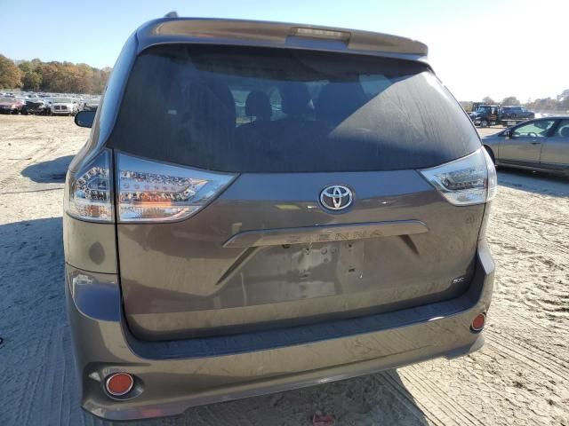 2013 Toyota Sienna Sport