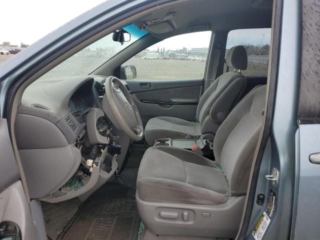 2005 Toyota Sienna CE