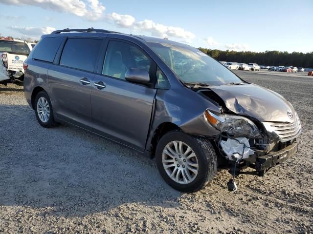 2017 Toyota Sienna XLE