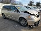 2014 Chrysler Town & Country Touring L