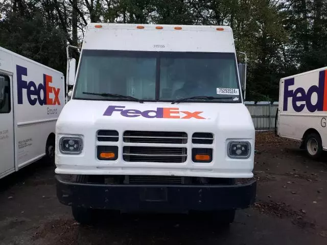 2007 Freightliner Chassis M Line WALK-IN Van