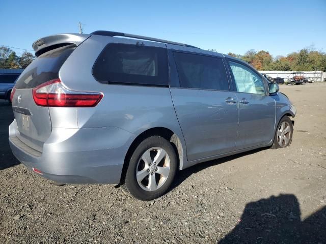 2016 Toyota Sienna LE