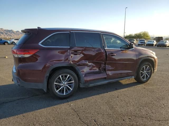 2017 Toyota Highlander SE