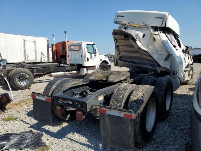 2019 Freightliner Cascadia 126