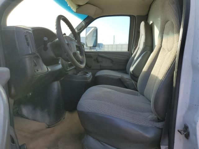 2004 GMC Savana Cutaway G3500