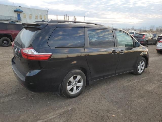 2018 Toyota Sienna LE