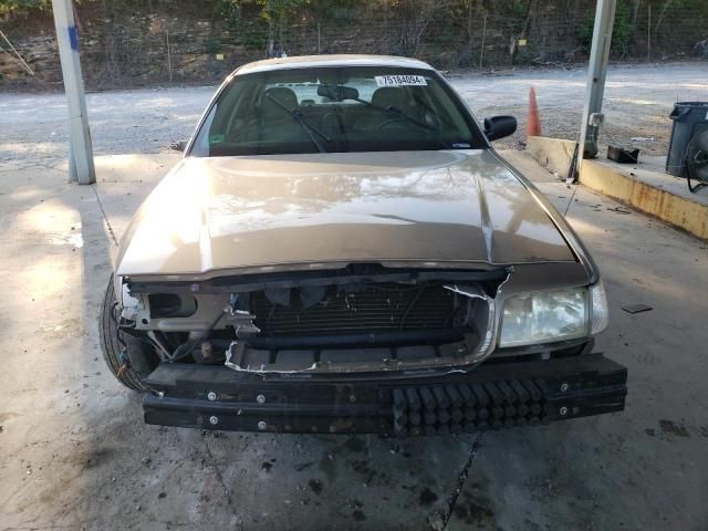 2003 Ford Crown Victoria LX