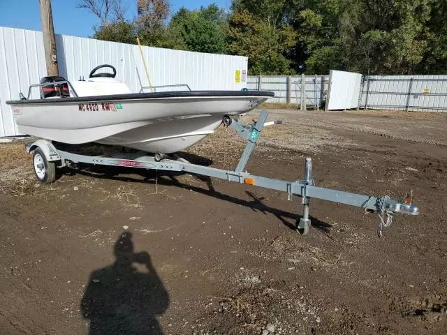 2000 Boston Whaler Boat W TRL