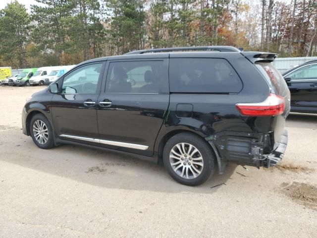 2020 Toyota Sienna XLE