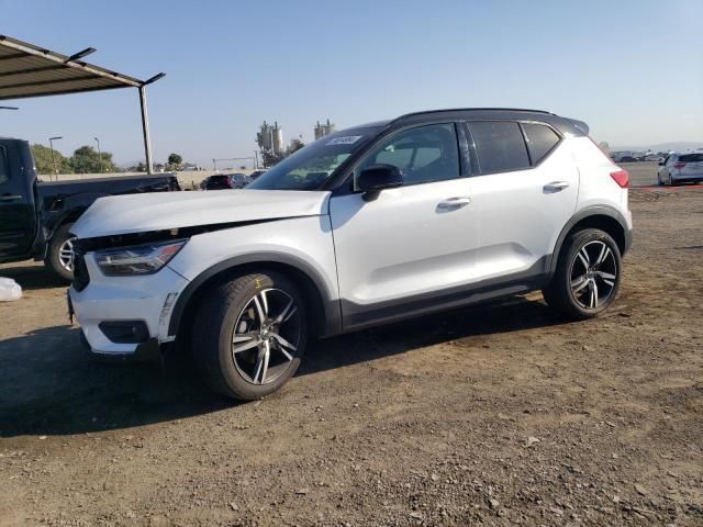 2022 Volvo XC40 T5 R-Design