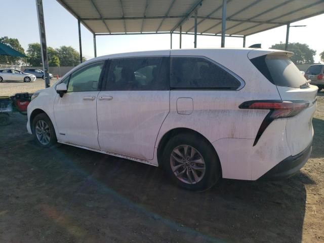 2021 Toyota Sienna LE