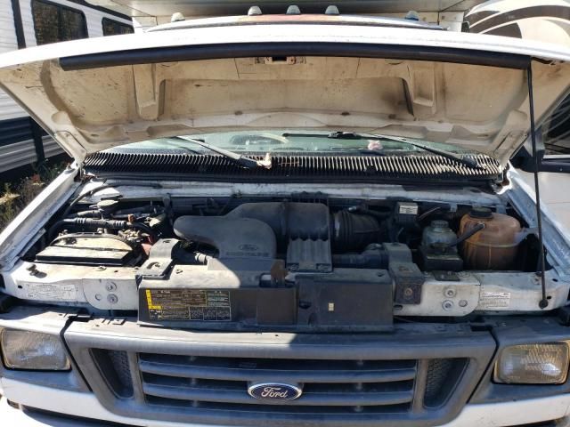 2006 Ford Econoline E450 Super Duty Cutaway Van