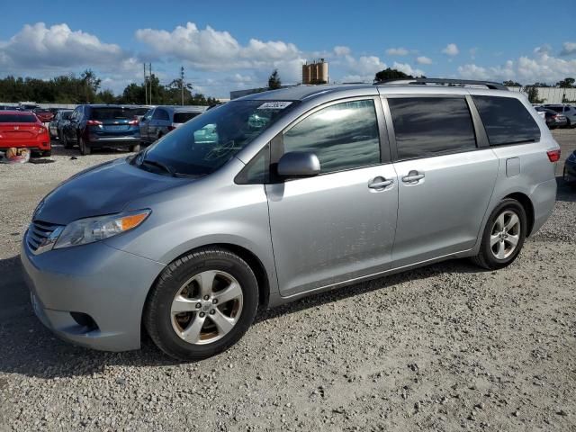 2017 Toyota Sienna LE