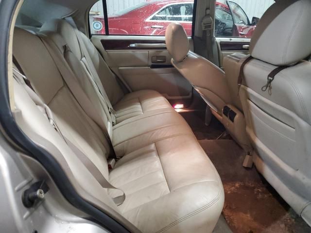 2003 Lincoln Town Car Executive