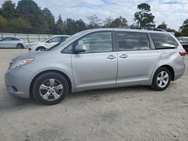 2015 Toyota Sienna LE