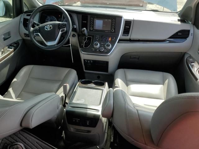 2018 Toyota Sienna XLE