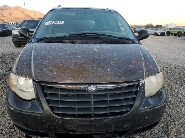 2005 Chrysler Town & Country Touring