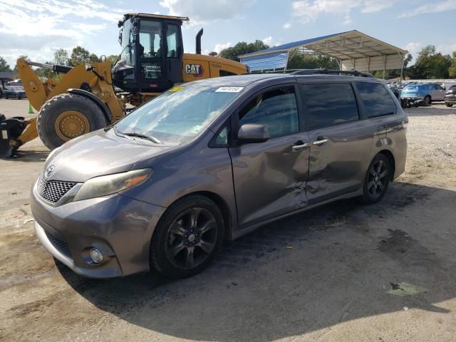 2015 Toyota Sienna Sport