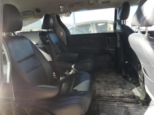 2015 Toyota Sienna Sport