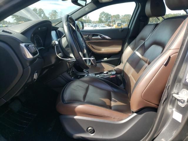 2017 Infiniti QX30 Base