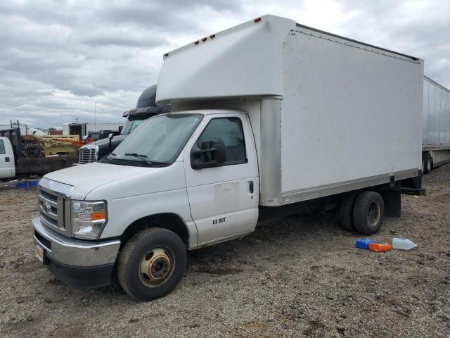 2016 Ford Econoline E450 Super Duty Cutaway Van