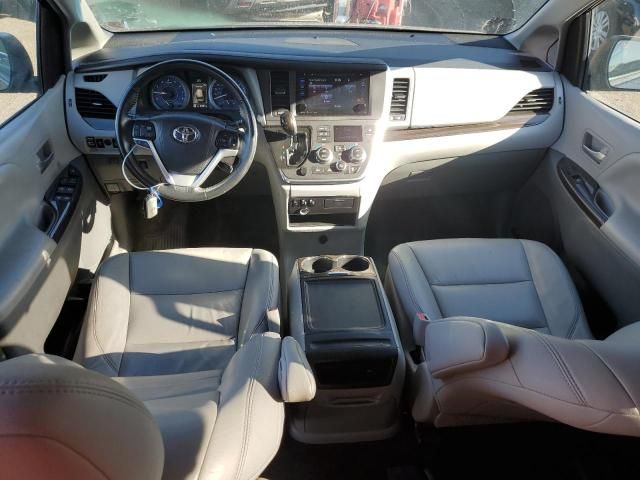 2016 Toyota Sienna XLE